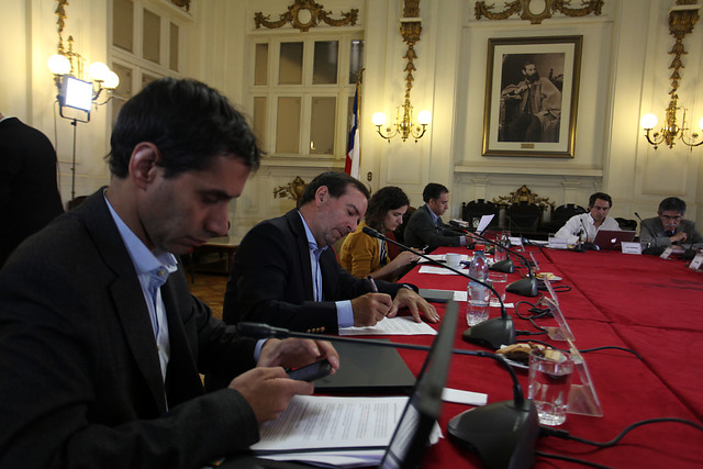 Comisión técnica entregó borrador para habilitar proceso constituyente
