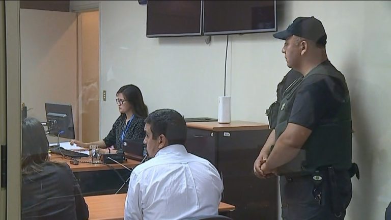 Dictan arresto domiciliario nocturno para funcionario de empresa de seguridad tras participar de saqueo en Melipilla