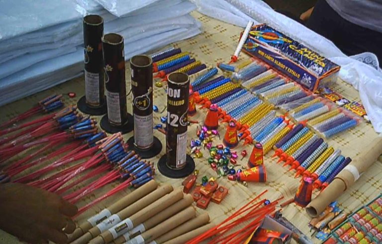 Pese incautación policial, continúa la venta ilegal de fuegos artificiales en Meiggs