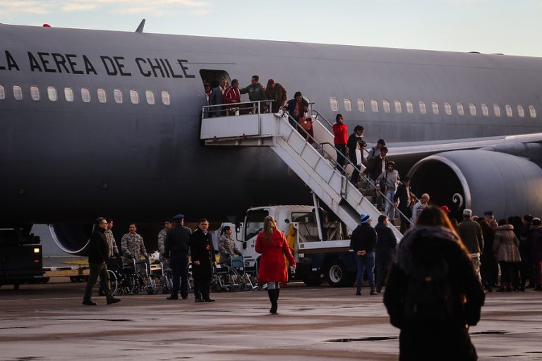 88 chilenos vuelven desde Venezuela a bordo del Vuelo Esperanza