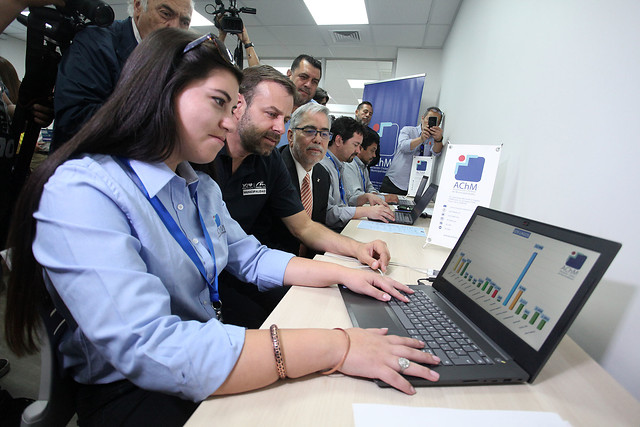 La Asociación Chilena de Municipalidades y USACH presentan centro de cómputos para la consulta ciudadana