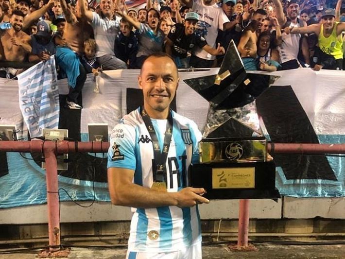 Con tres chilenos en cancha Rancing se consagró campeón del Trofeo de los Campeones en Argentina