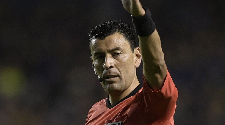 El Liverpool tendrá un árbitro chileno en la semifinal del Mundial de Clubes