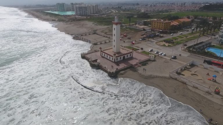 Avanza el mar, retroceden las playas y peligran las viviendas de la zona costera en Chile