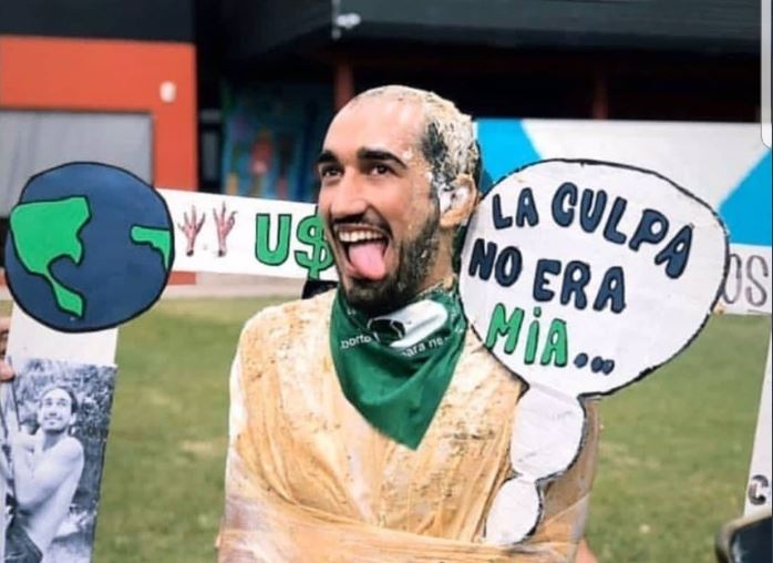 No fue expulsado: La sanción al estudiante que festejó su titulación riéndose de las víctimas de femicidio