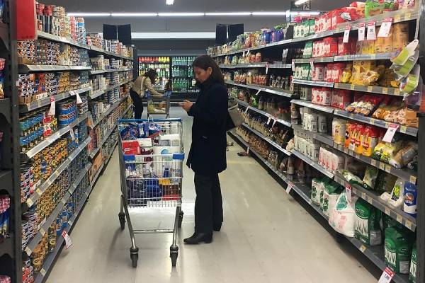 Denuncian falsos concursos de supermercados: Ofrecen gift cards gratis por WhatsApp