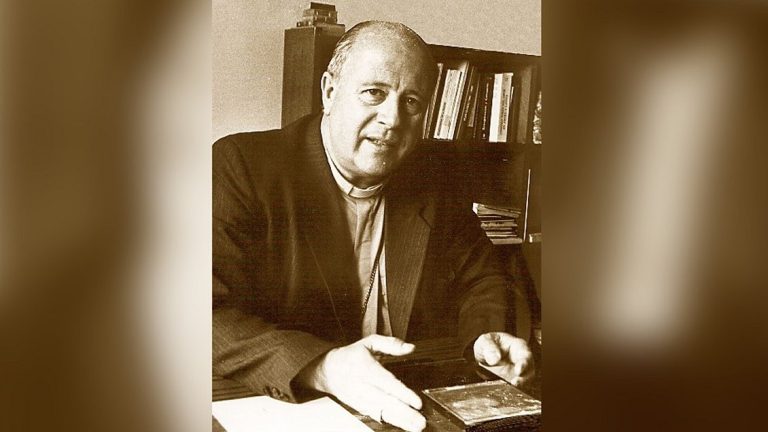 Acusa descompensación: Ex obispo Francisco José Cox no se presentó a encuentro cara a cara con demandante