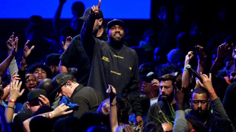 Kanye West lanzó un nuevo álbum en Navidad y le puso un título nada inesperado