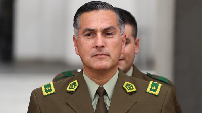 Declaran admisible querella contra general director de Carabineros por no haber impedido conductas de tortura