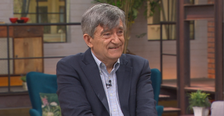 Camilo Escalona por querella contra Mon Laferte: “El Estado está persiguiendo a la artista más reconocida de Chile en el mundo”