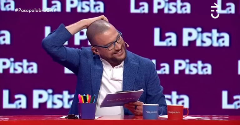 Julián Elfenbein y confusa pista en Pasapalabra: 