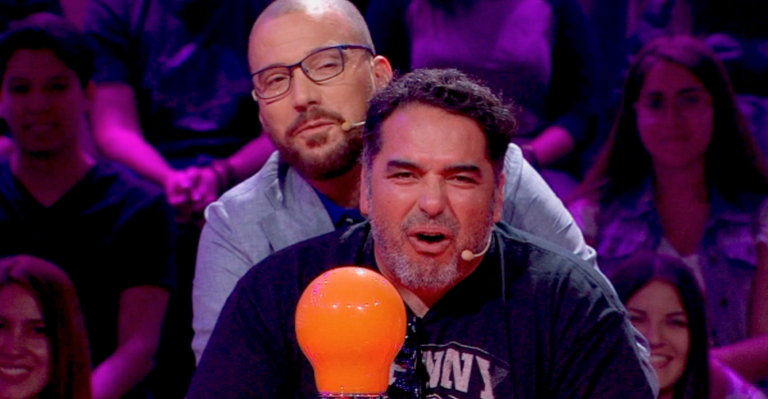 La rápida reacción de Julián Elfenbein que “salvó” a Rodrigo Villegas en Pasapalabra