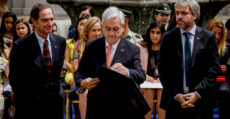 Presidente Sebastián Piñera firmó proyecto de ley que fortalece protección a policías y gendarmes