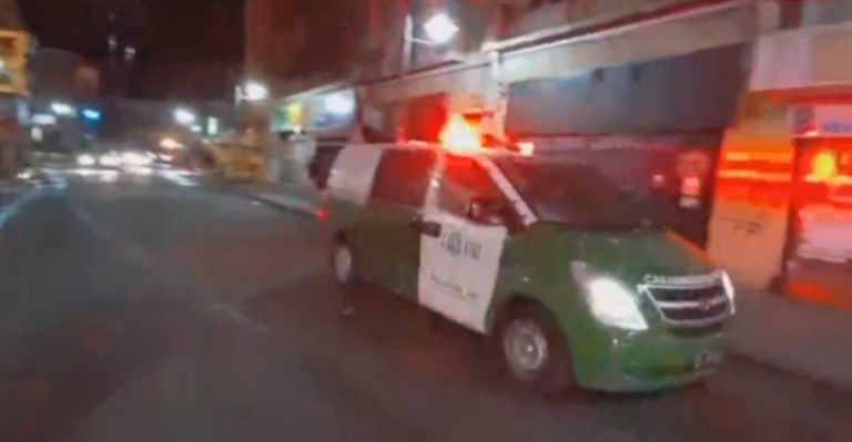 Polémica por video de Carabineros entonando el himno en calles de Valparaíso