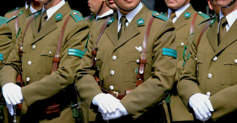 Formalizan a 12 carabineros por torturas a manifestantes en Plaza Ñuñoa