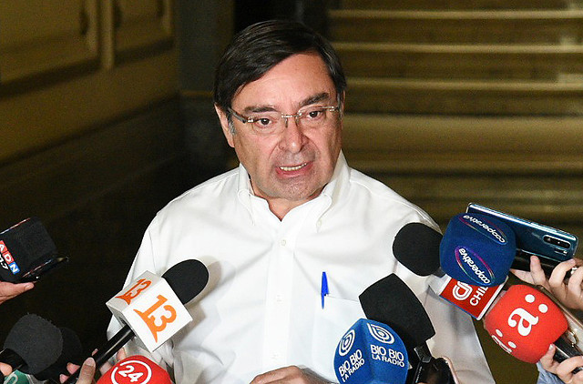 Oposición presentó acusación constitucional contra intendente metropolitano