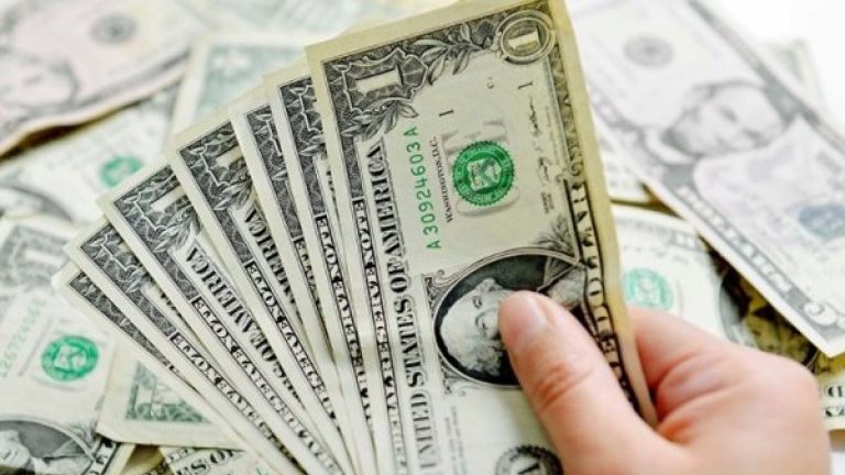 Dólar alcanza los $770 tras tensión en Medio Oriente