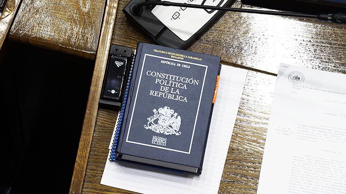 Senadores RN rechazan nueva Constitución: 
