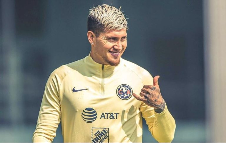 Fotos muestran a Nico Castillo con actriz en una disco: Aseguran que fue antes de la final en la que se perdió un penal