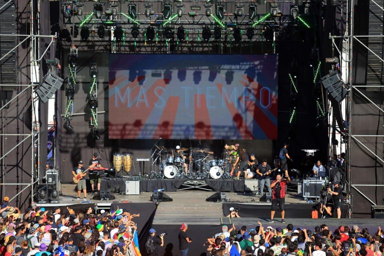 Senado aprueba ley que busca aumentar participación de artistas chilenos en eventos musicales masivos