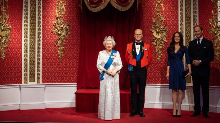 Madame Tussauds retiró las figuras de cera de Meghan y Enrique de la exhibición de la familia real