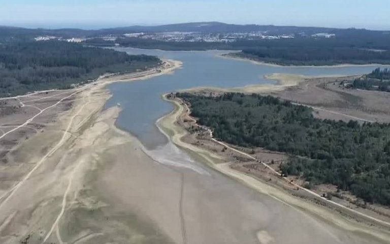 Conaf advierte que la Reserva Nacional Lago Peñuelas de Valparaíso podría quedar sin agua en Marzo