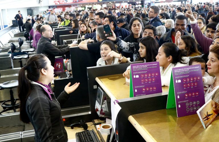 Presentan proyecto de ley que busca poder transferir pasajes aéreos a terceros