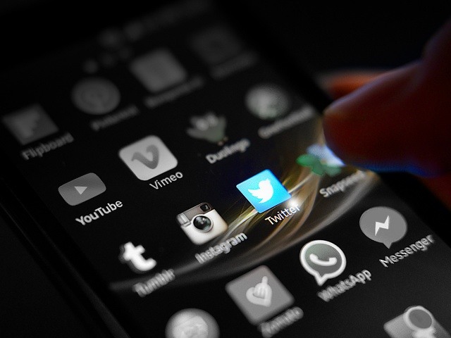 Confianza en medios de comunicación cayó de 60% a 7% entre jóvenes entre 2009 y 2019