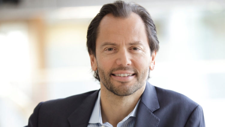 Luigi Zingales, economista de la U. de Chicago, estará en el programa especial de Nuevo Pacto