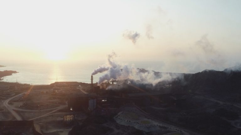 Huasco, hijos de la contaminación: Niños presentan problemas de aprendizaje y detectan mercurio en mujeres