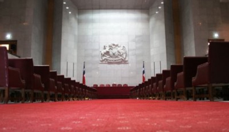 Sujeto se escondió en el salón protocolar del Congreso tras robar un celular: Senado se querellará en su contra