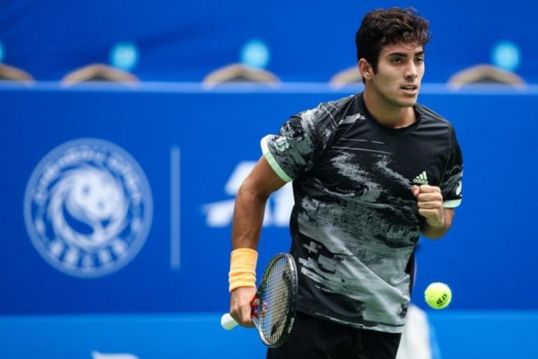 No importó la interrupción: Impecable triunfo de Garín en primera ronda de Australia