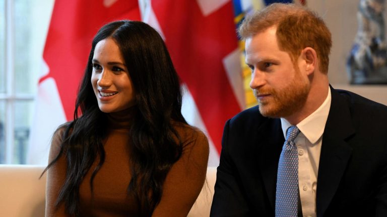 Palacio de Buckingham revisa directriz de títulos de duques de Sussex para que no parezca que Meghan está divorciada