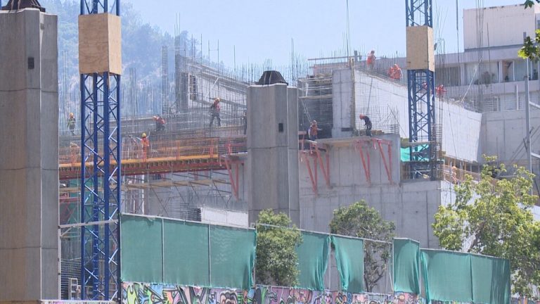 Desempleo en Gran Santiago llegó a 8,8%, pero proyectan que no seguiría subiendo