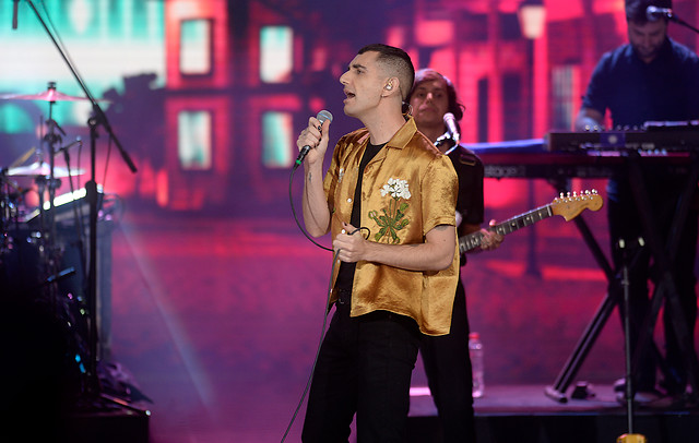 Tras agotar entradas: Alex Anwandter agenda tercer concierto en el Centro de Eventos Blondie