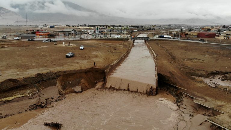 Encuentran con vida a 3 personas desaparecidas tras aluvión en Atacama