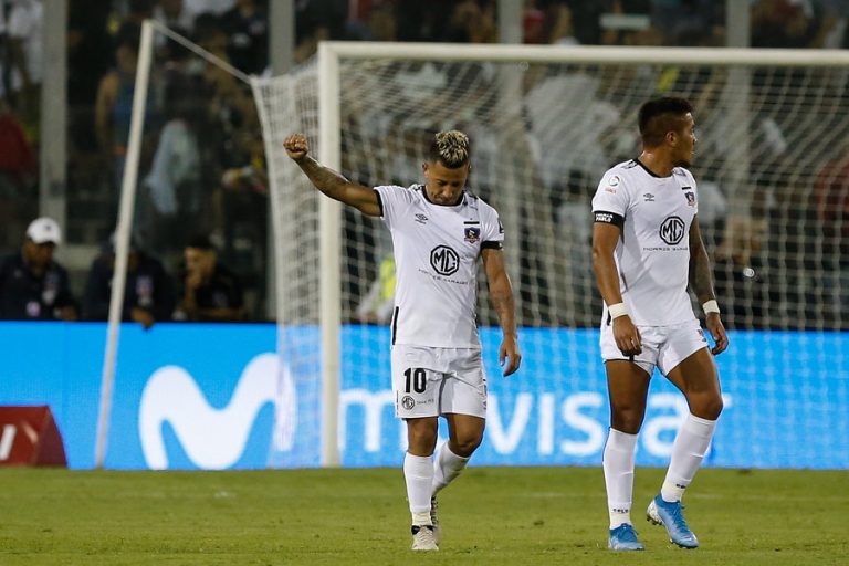 Valencia y Bolados le dieron los primeros tres puntos del 2020 a Colo Colo ante Palestino