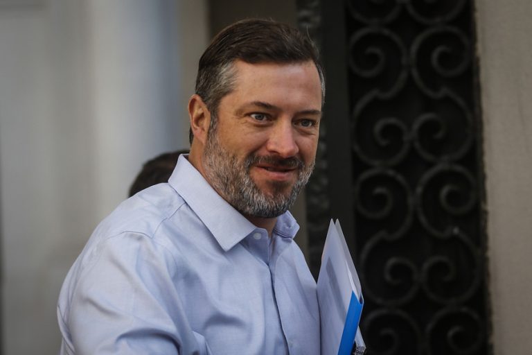 Proyecto de ingreso mínimo pasa al Senado: Ministro Sichel espera que se promulgue en marzo