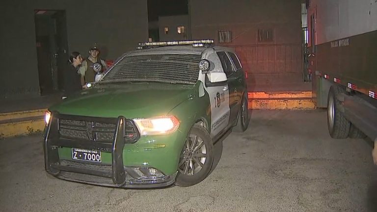 Están fuera de riesgo vital: Tres carabineros resultaron heridos en medio de disturbios en Quilicura