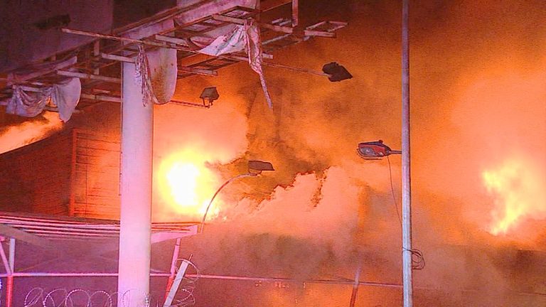 Hombre murió al interior de supermercado que fue saqueado en San Ramón