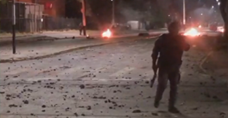 Nuevo ataque a subcomisaría de Peñalolén terminó con cinco Carabineros heridos