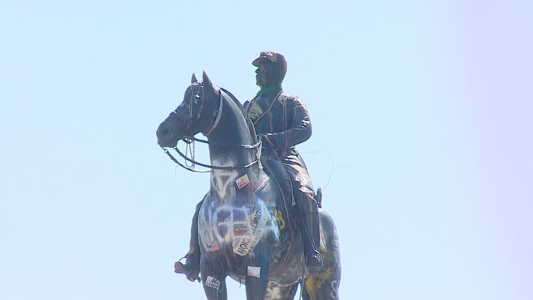 ¿Se queda o se va? Evalúan remover monumento del General Baquedano de Plaza Italia