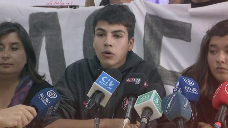 ACES por anuncio de querella: 