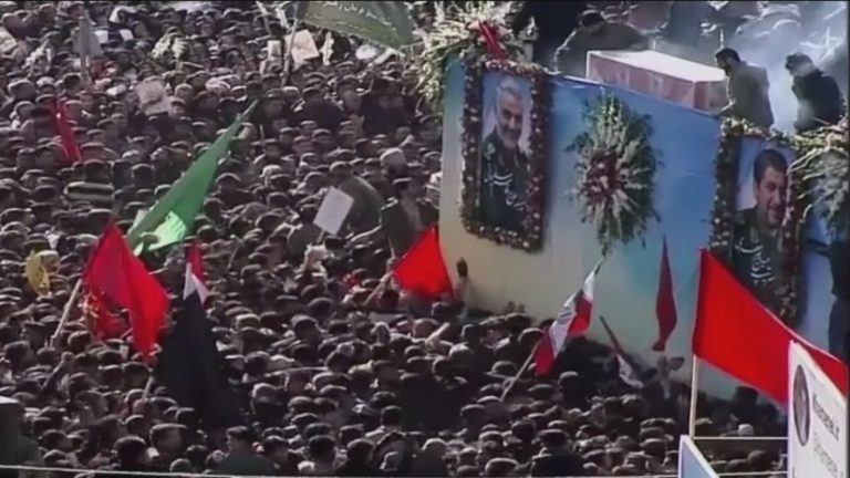 Base aérea que alberga militares de EE.UU. en Iraq es atacada con 10 cohetes