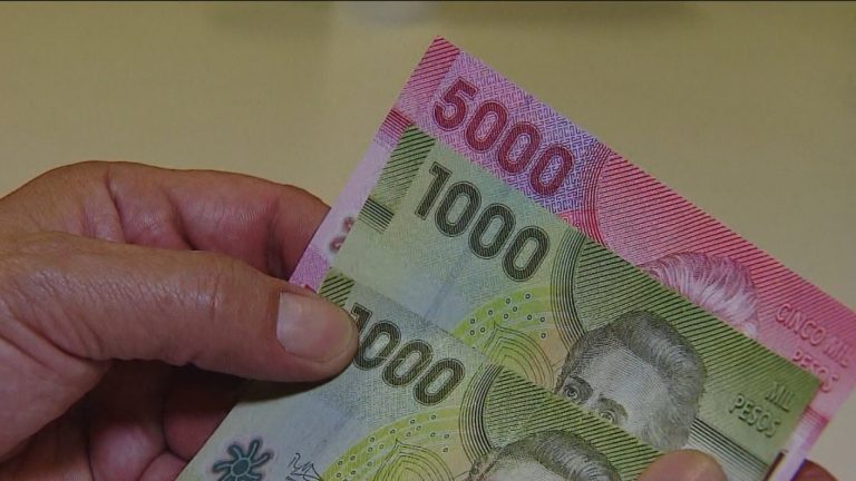 Cifra récord llegó al 75%: Aumenta el endeudamiento en hogares chilenos