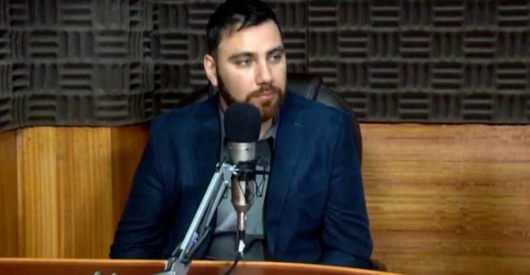 Periodista de Ciper explicó investigación que asegura nexo entre Concejal Karim Chahuán y narcotraficantes