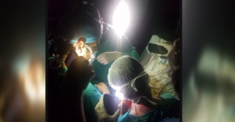 Preocupante caso en Hospital Barros Luco: Médicos terminaron cirugía con luz de celular