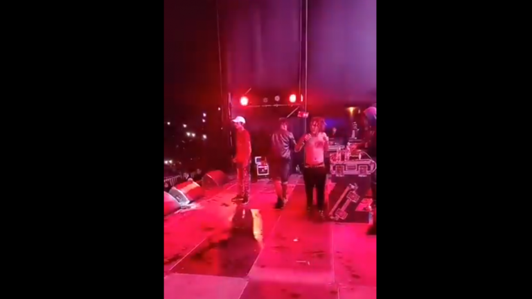 Pablo Chill-E se enoja, insulta al público y termina show luego de que lanzaran botella al escenario