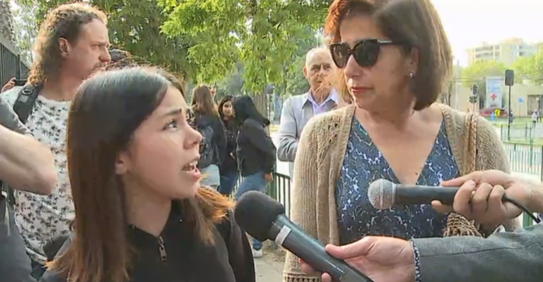 Tensión en recinto de Ñuñoa: Padres y estudiantes debatieron sobre las manifestaciones en contra de la PSU