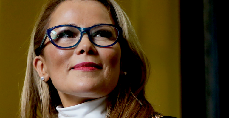 Nuevos antecedentes por gastos de Cathy Barriga: Contraloría objetó casi $200 millones en Maipú